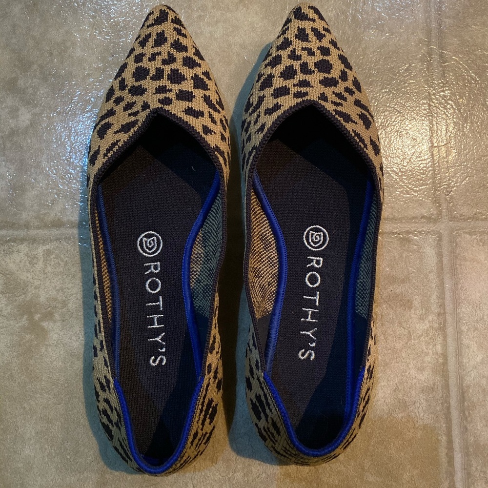 Rothys pointed flats leopard!